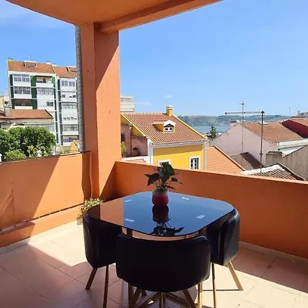 公寓 Relax In For 4 People With Terrace And Parking *