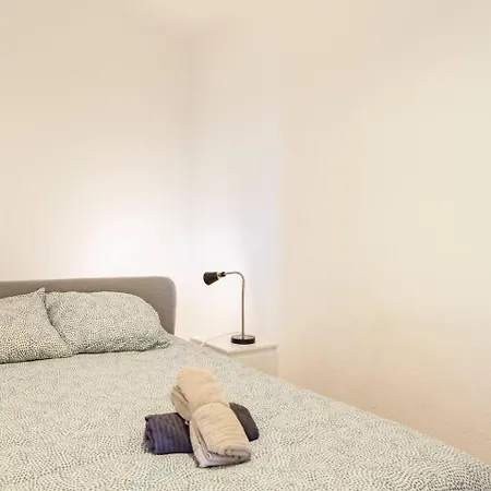 Relax In For 4 People With Terrace And Parking Apartment Lisbon