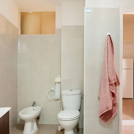 Relax In For 4 People With Terrace And Parking شقة